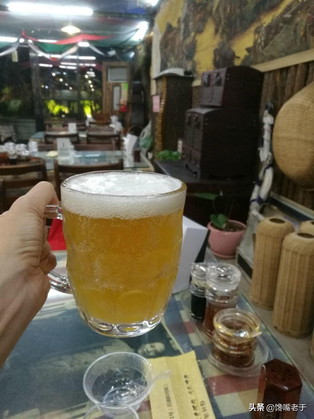 纯生啤酒和一般啤酒的区别(雪花纯生啤酒和一般啤酒的区别)