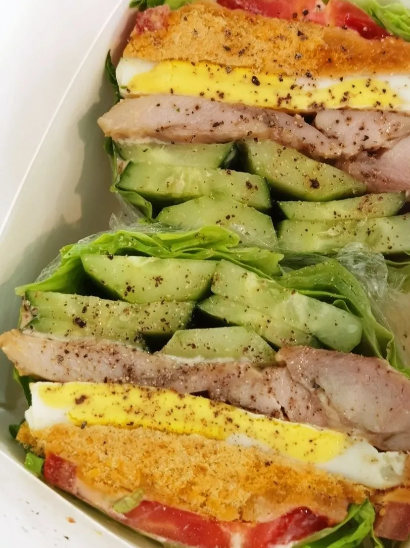 流心咸蛋黄、绵密厚芋泥，深圳这5家三明治料多到包不住