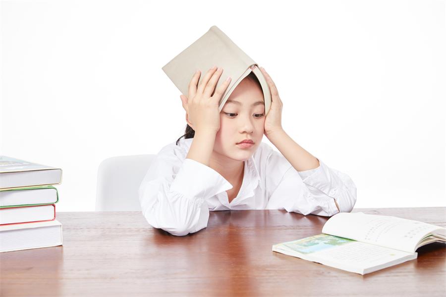 孩子不想读书，父母别急着催促，不妨带他去这几个地方转转