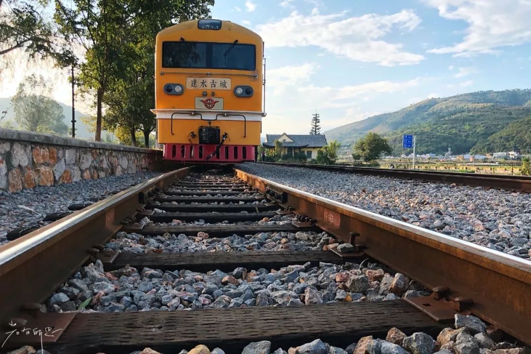 13公里车票120元,中国最慢复古小火车,这么贵值不值?
