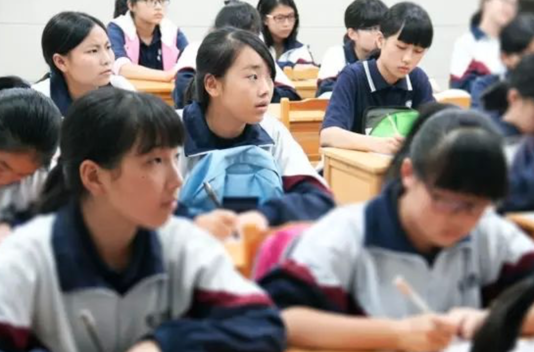 他是普通班杀出的状元，高考712分，直言：多做两点，勿做一点！