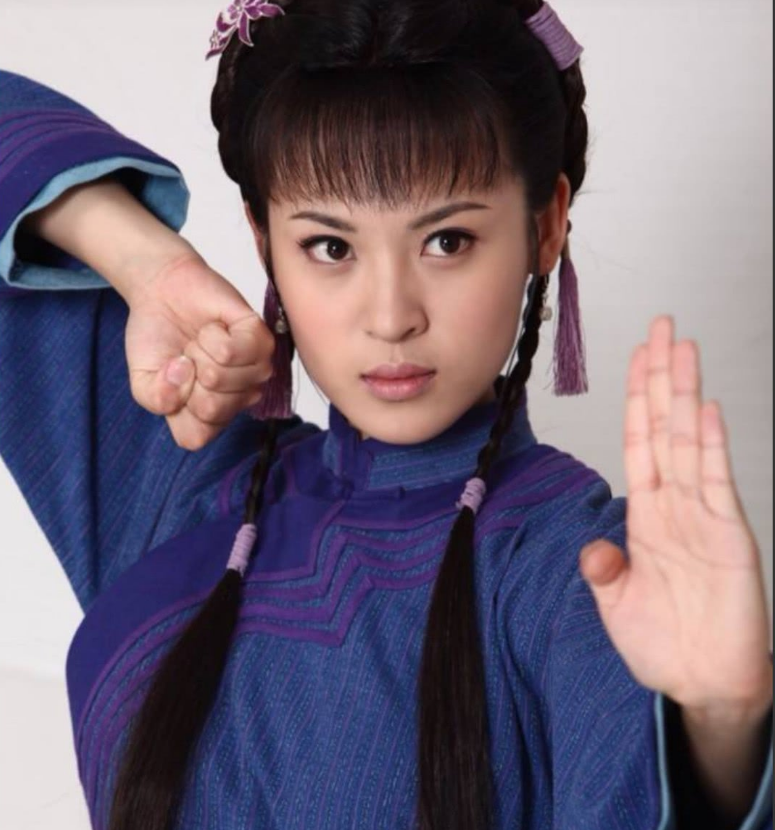 林更新回母校凡尔赛，同学就走红他一个，校友还有一个是被骂红的