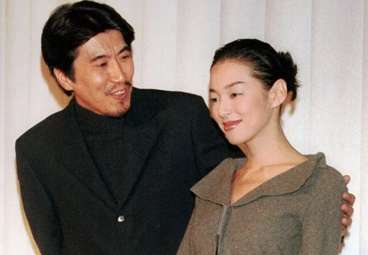 也就是说,在《东爱》里被里美抢走完治的莉香,在现实生活里成了被扶正