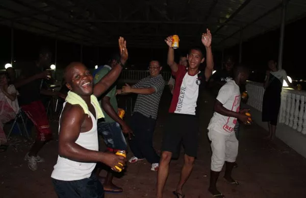 中国大学生，有义务帮留学生打扫宿舍吗？