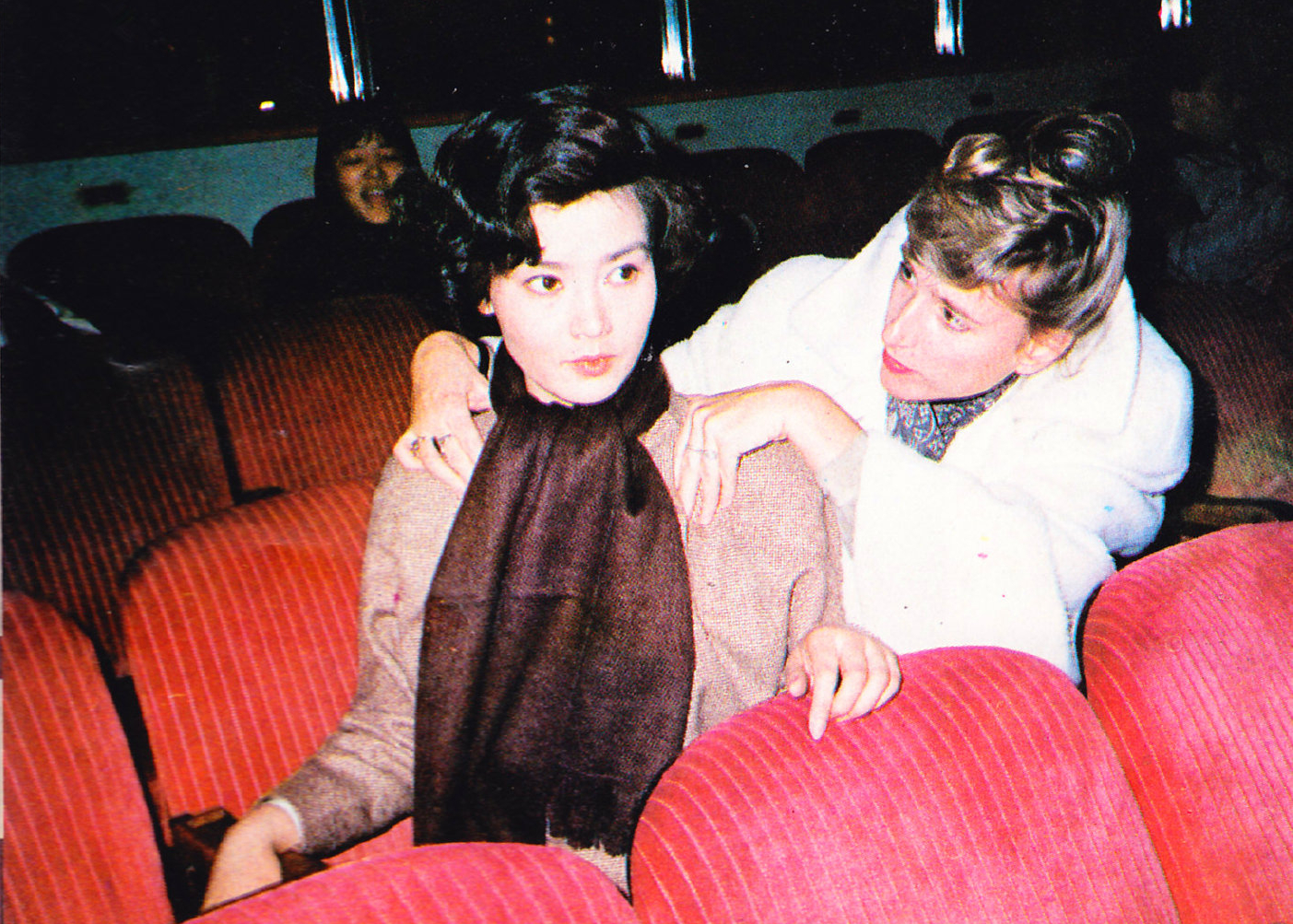 清华教授82岁喜得贵子，6段情史都是大美人！网友：为啥在美国生