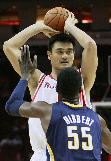 詹韦为什么离开nba(体重122公斤！东决22 10打懵巅峰詹韦，却被联盟针对修改规则退役)