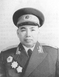 许世友曾经三次顶撞上级，对手分别是毛主席、粟裕和王洪文
