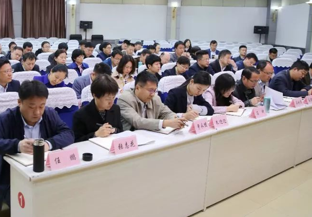 公务员笔试和面试都通过，但考生在大学期间被记处分，政审能过吗