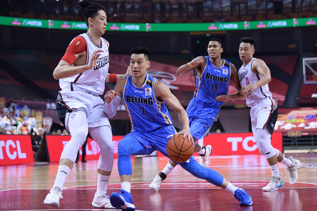 2018cba为什么停赛(CBA球员禁赛有内幕？媒体人：这是某俱乐部偷鸡不成蚀把米的故事)