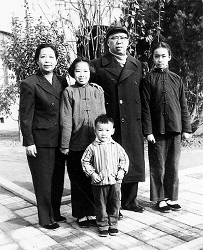 十大元帅32岁在干什么：林彪在苏联度假泡温泉，朱德在四川缴费