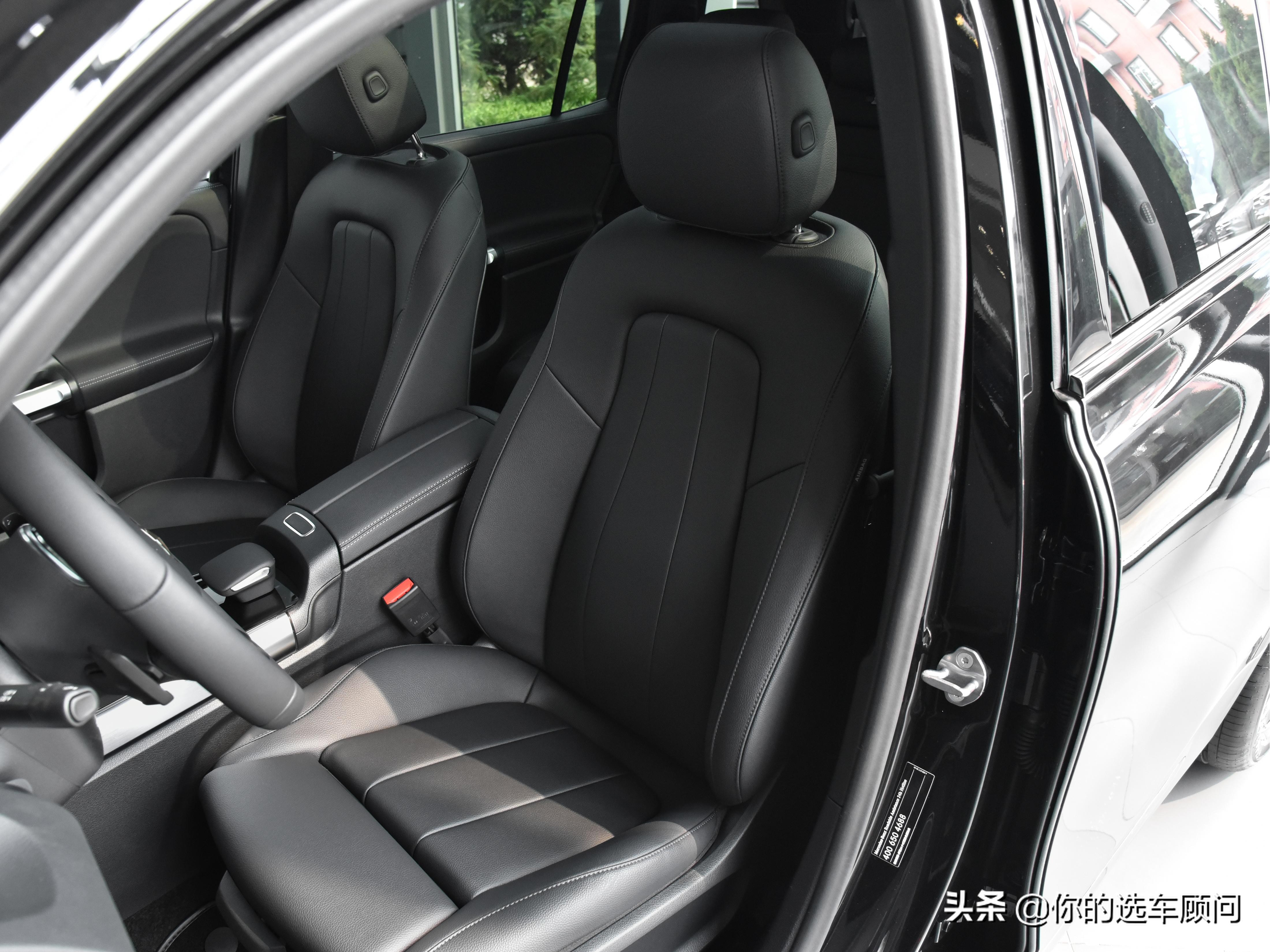 豪华入门7座SUV，大空间价格低，油耗7L带四驱，带你看奔驰GLB