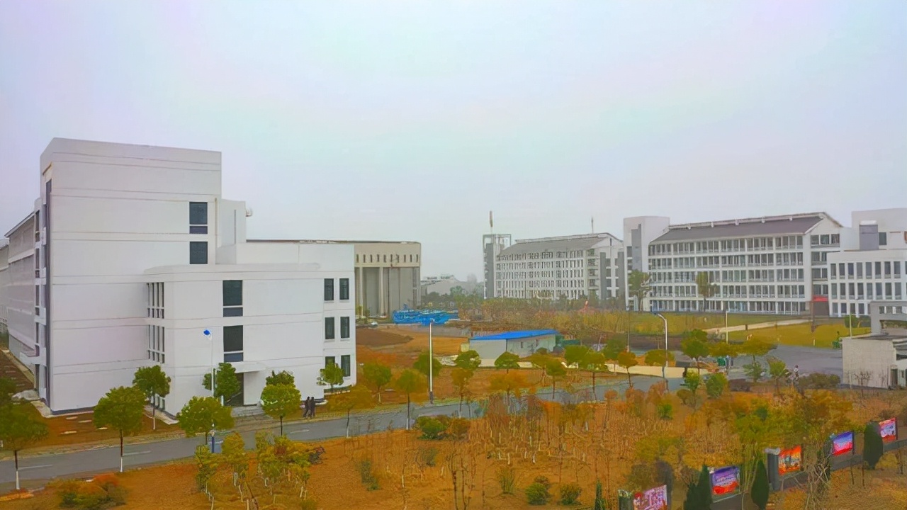 安徽三所“虚假大学”被官媒曝光，臭名昭著，毕业证一文不值