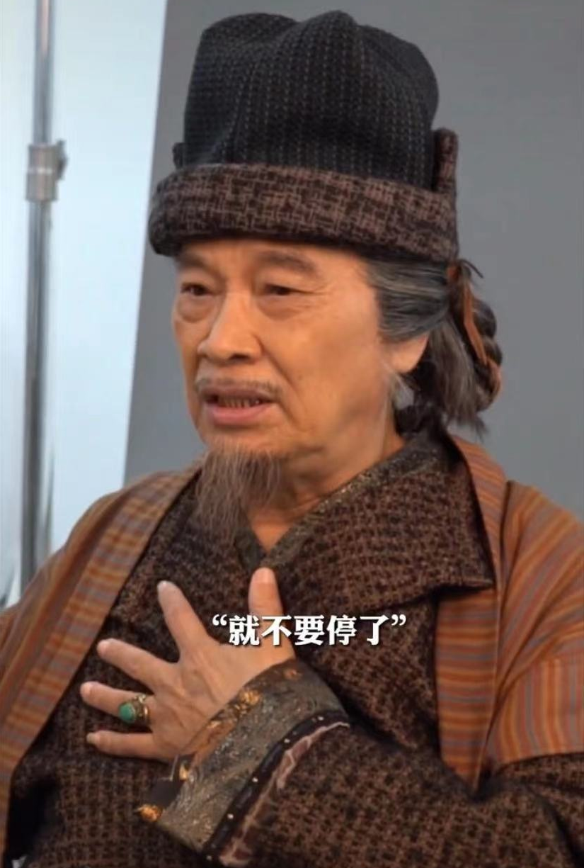 68岁吴孟达曝心脏不适,片场捂胸口表情痛苦,曾心脏衰竭险丧命