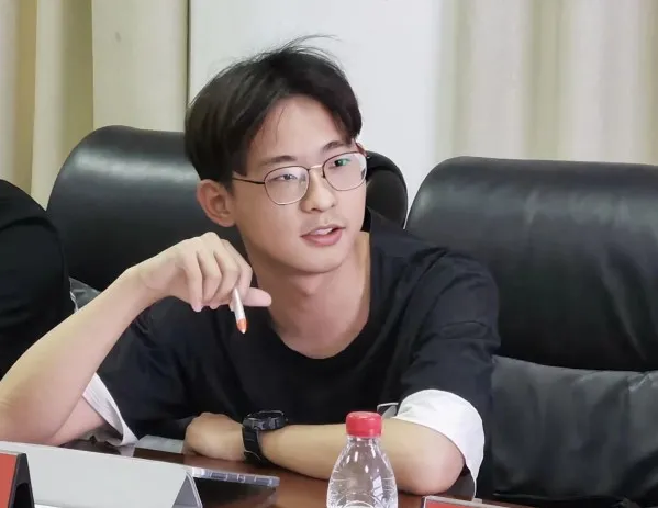 郑州大学“男神学霸”：狂揽国家级奖项，本科就已是企业负责人，现直博浙大！