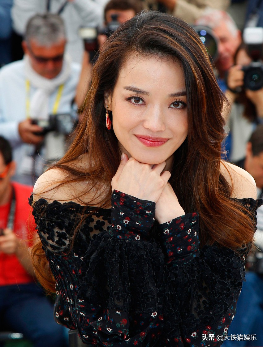 6位方脸女星告诉你,国字脸才真扛老