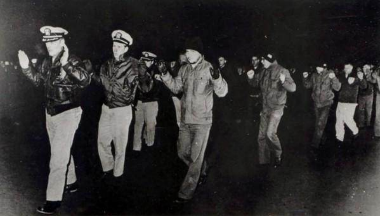 1969年，朝鲜直接击落美国侦察机！31人死亡，美国为何忍气吞声？