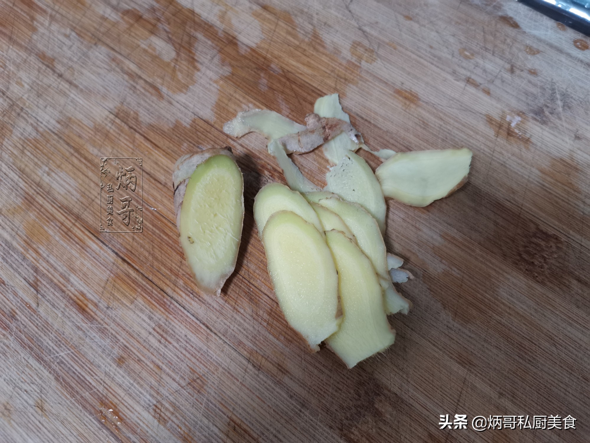 煮大闸蟹，是冷水下锅还是热水下锅，饭店厨师：做错了蟹腿掉光光