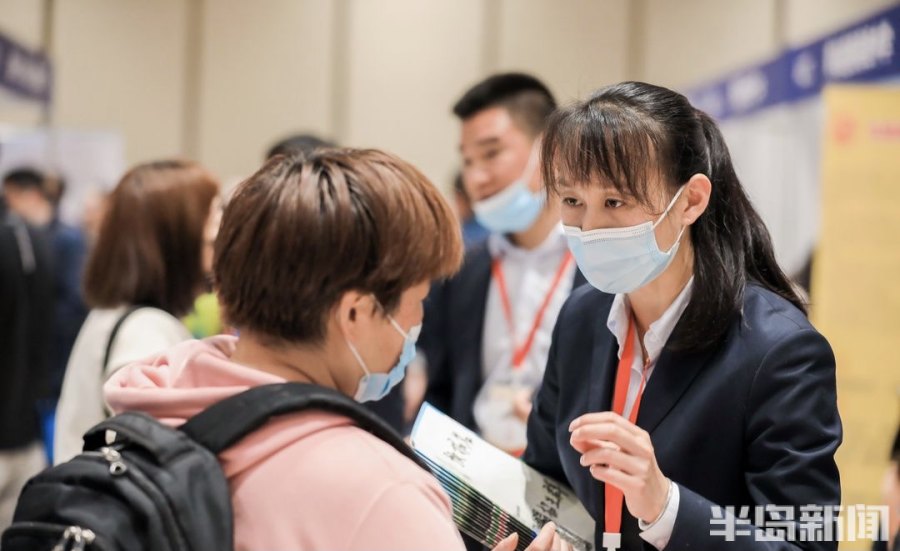 名校汇聚问招升学，半岛·家长帮教育展15日启幕，现场咨询火爆