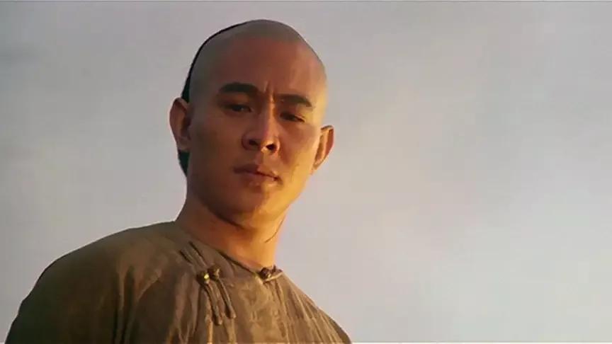 李連杰的家世背景到底有多牛？爺爺爸爸的簡介至今不敢公開