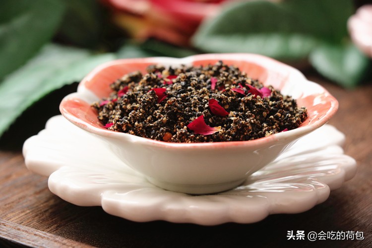 生芝麻怎么炒熟（炒芝麻时不能加的1种材料）