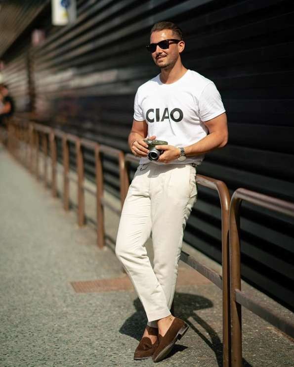 男人的时尚无需很复杂，西裤搭配T恤，就能穿出魅力！今夏试试吧