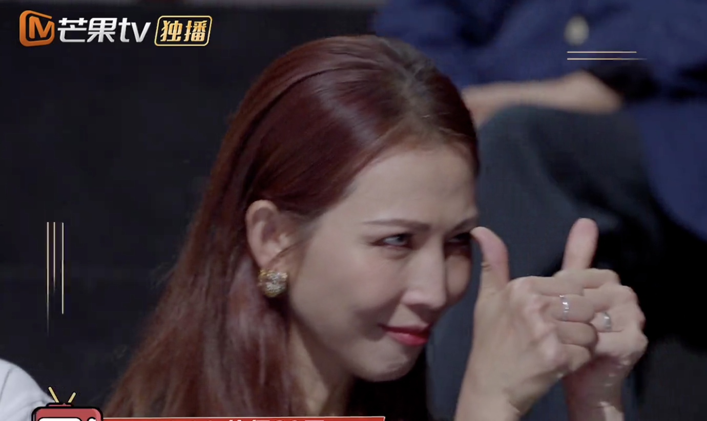 哥哥演出好拼！张智霖蓄白胡子张晋撞玻璃，袁咏仪蔡少芬感动落泪