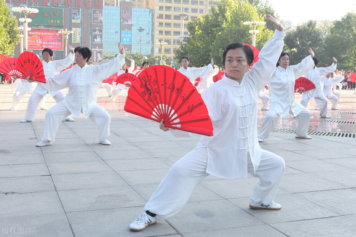 太极扇是一项什么运动,练习的时候又该注意什么呢?你知道这些吗