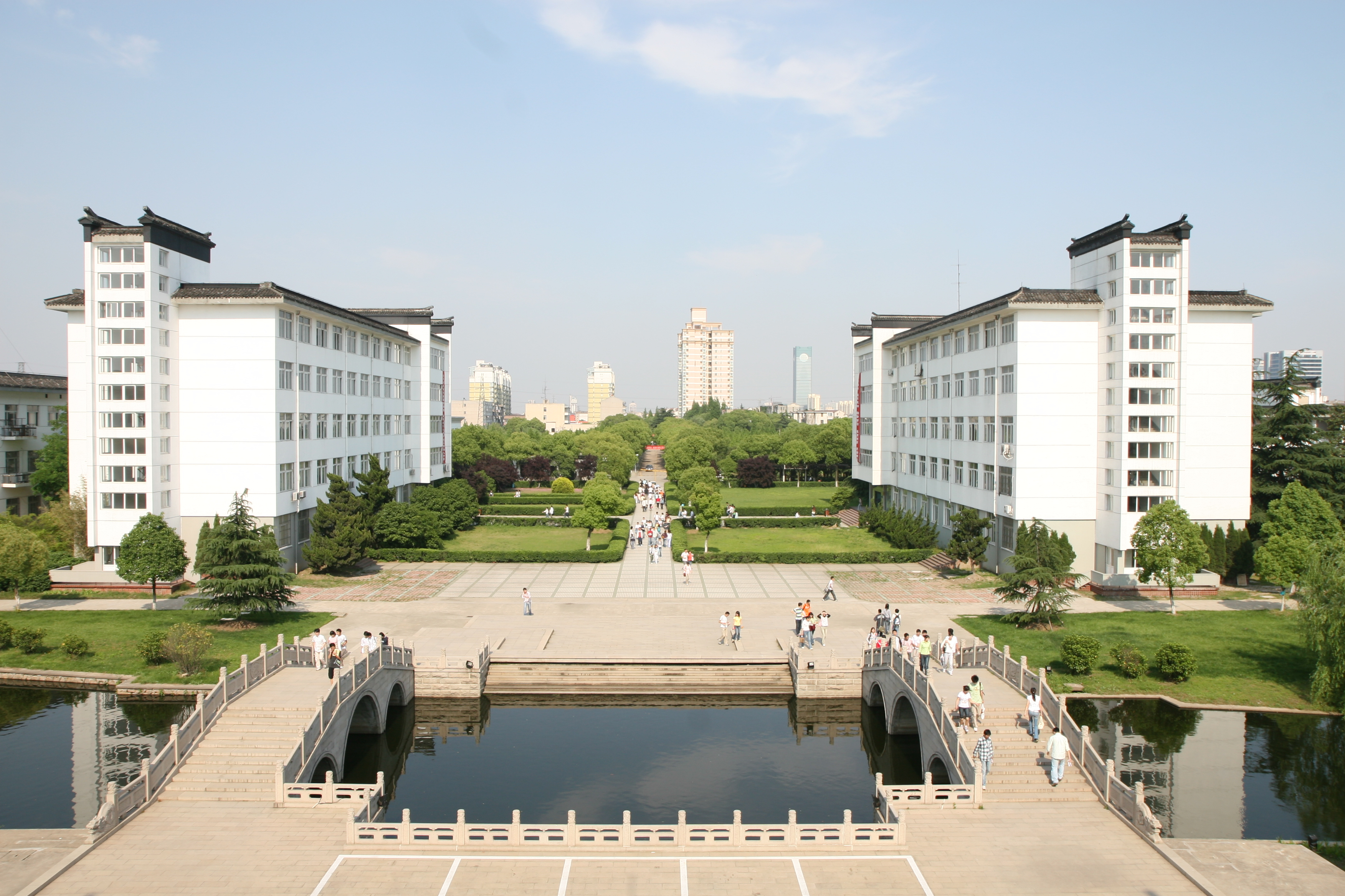 蘇州大學排名第一，谁排名第二，艺术类錄取分數線是多少？