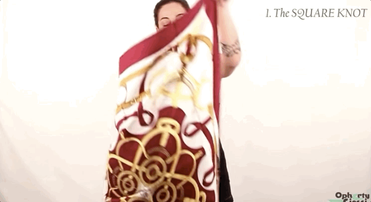 跟着爱马仕，3分钟学会一条丝巾的八种系法