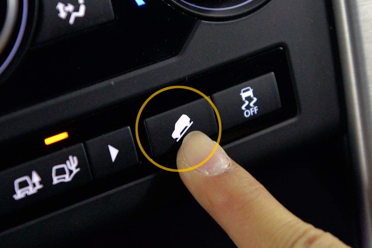 四驱车档位选择、油门及转向操作方法