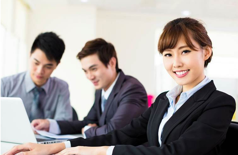 适合文科生报考的4个专业，未来发展前景好，薪资待遇也很高