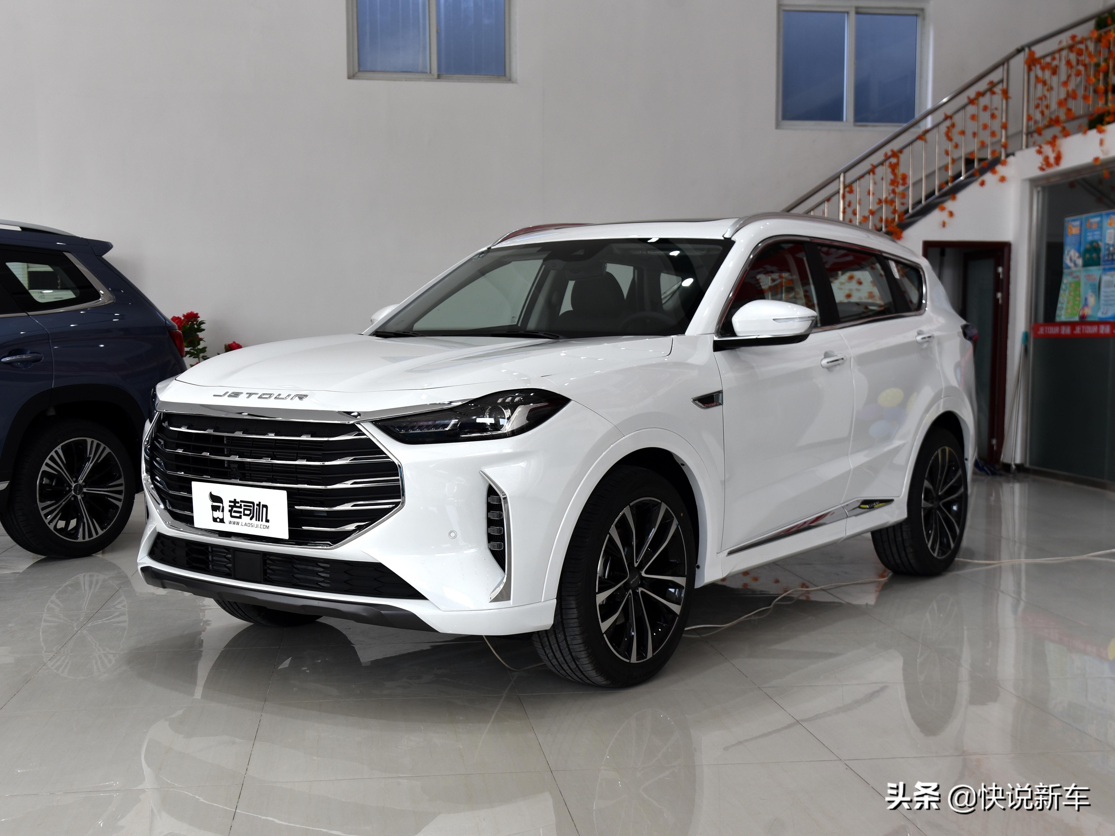 大尺寸SUV X70震撼登场，豪华与实力并存