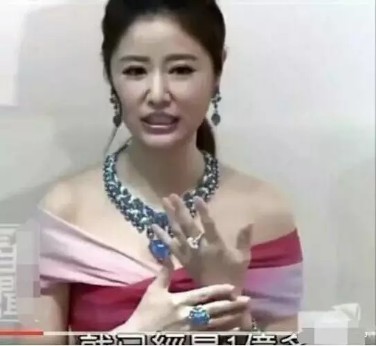 几十万名牌包,上亿帝王绿翡翠,明星烧钱“富养”女儿大PK
