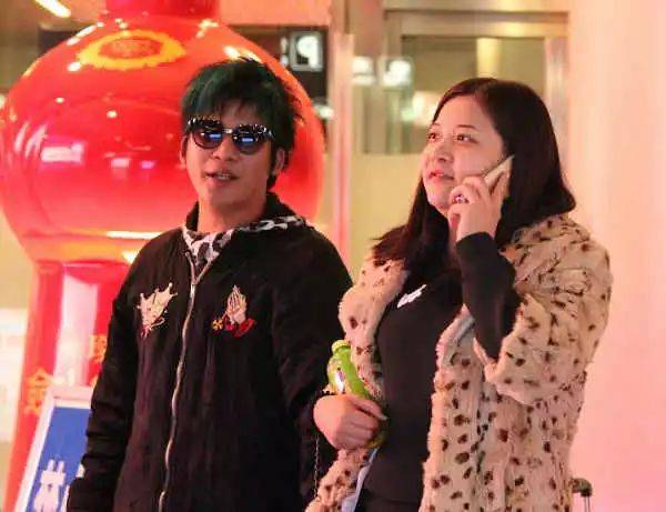 多面黄小蕾：曾倒追大张伟，38天闪婚嫁富商，却被迪士尼“除名”