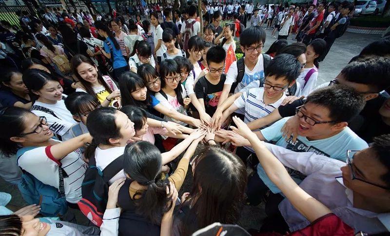 当老师秒变“段子手”，你的课堂还好吗？同学：不舍得睡觉