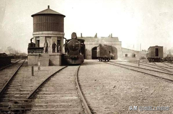 陇海线建了49年，从清末一直修到解放初期，最开始由比利时承办