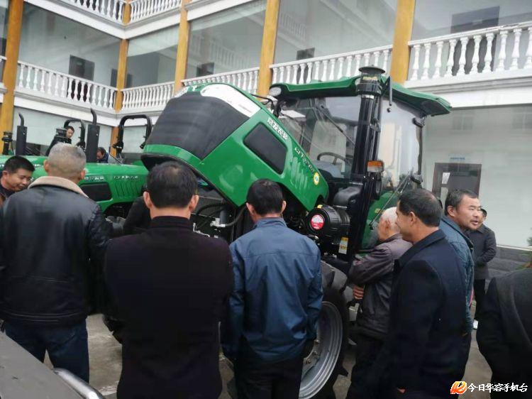 華容50名農(nóng)機(jī)手學(xué)開(kāi)“飛機(jī)”……