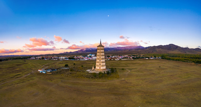 云海相望寄此身：苏轼七律《送子由使契丹》