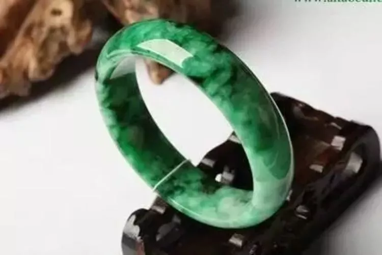 翡翠干青和油青的区别 花青 干青 油青分别介绍 搞机pro网