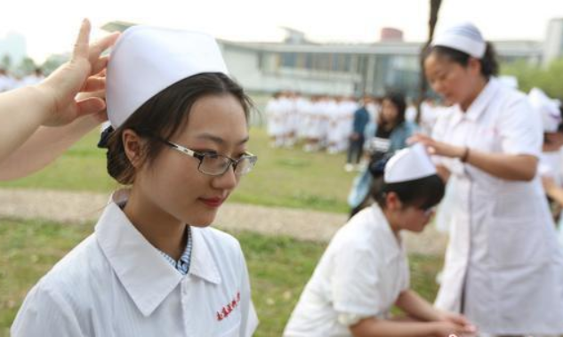 医学类专业就业前景排名，临床医学热度下降，榜首叫人羡慕