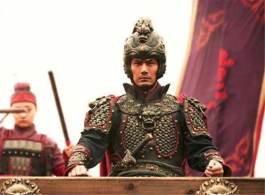 后来,他们父子三个火并得一塌糊涂,先是刘守光软禁他的父亲刘仁恭,再