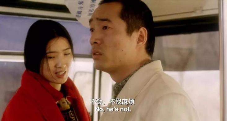 女司机被欺辱，全车乘客视而不见，《车四十四》揭露了人性的冷漠