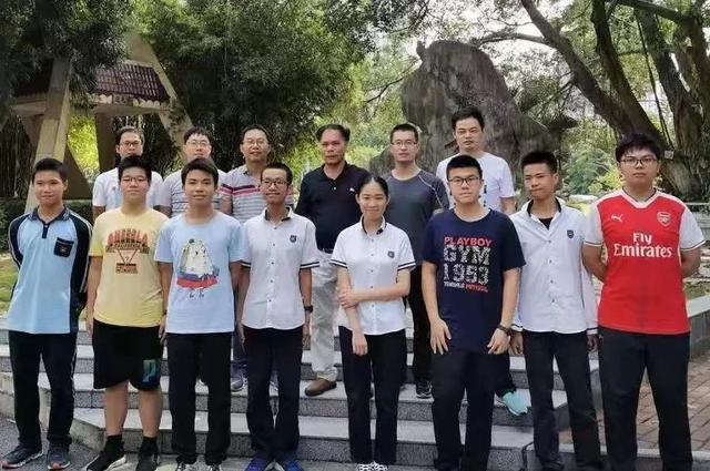 2021年高考成绩揭晓，“蒙神”数学150，总分728，会写小说会编程