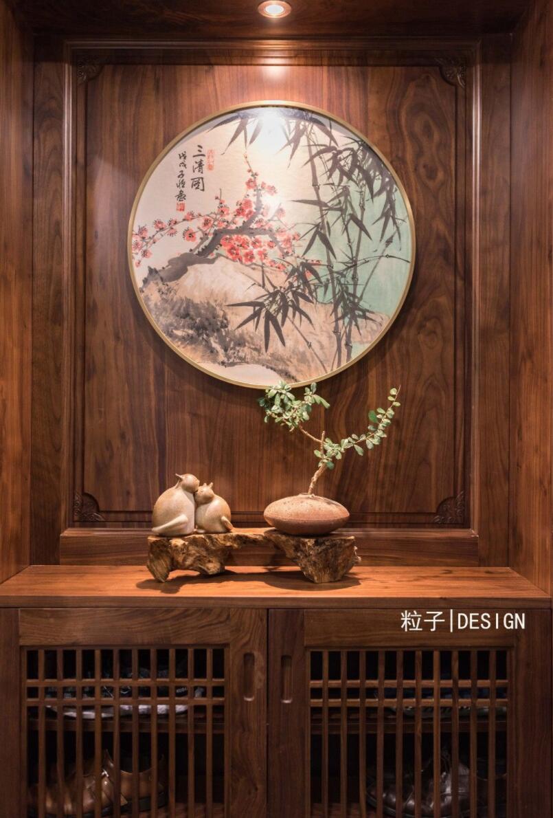 其实中式风，并不需要过度堆砌，简单刷大白，一样富有诗意