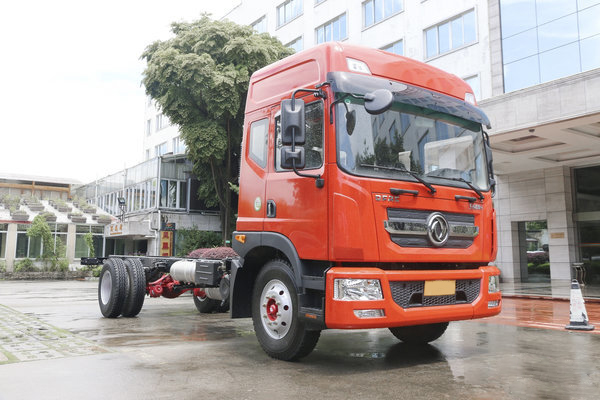 东风多利卡D9，220康机+超大货厢，老司机都说好