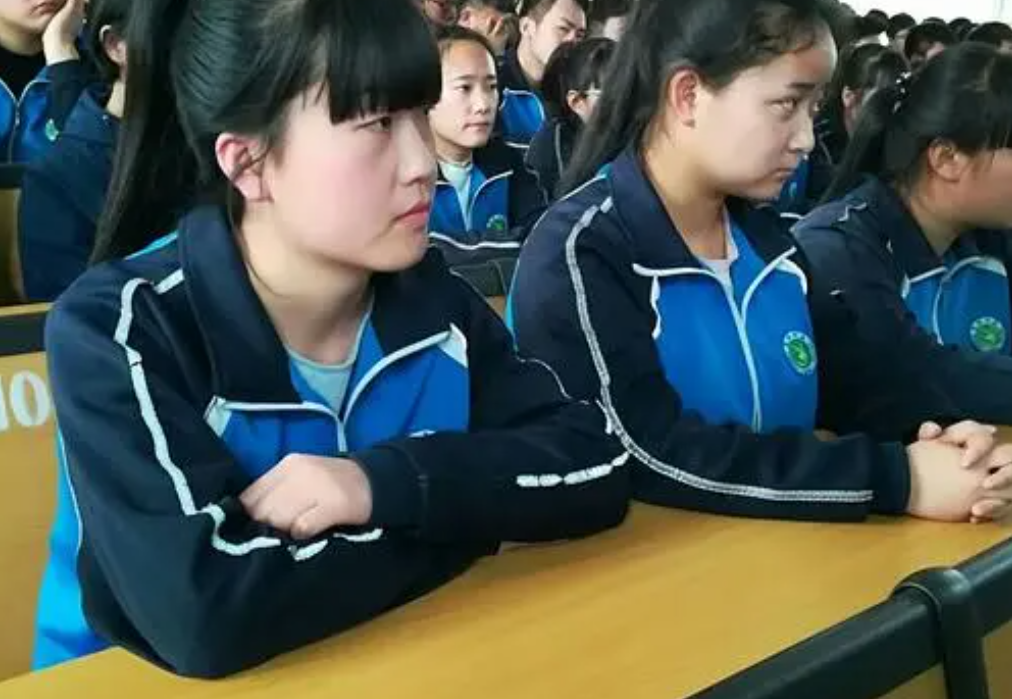 毕业以后才知道，同为专科走单招和高考进大专，差距不止一星半点