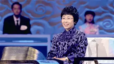 诗词才女武亦姝高考613分，将入读清华：一流父母都给孩子做榜样