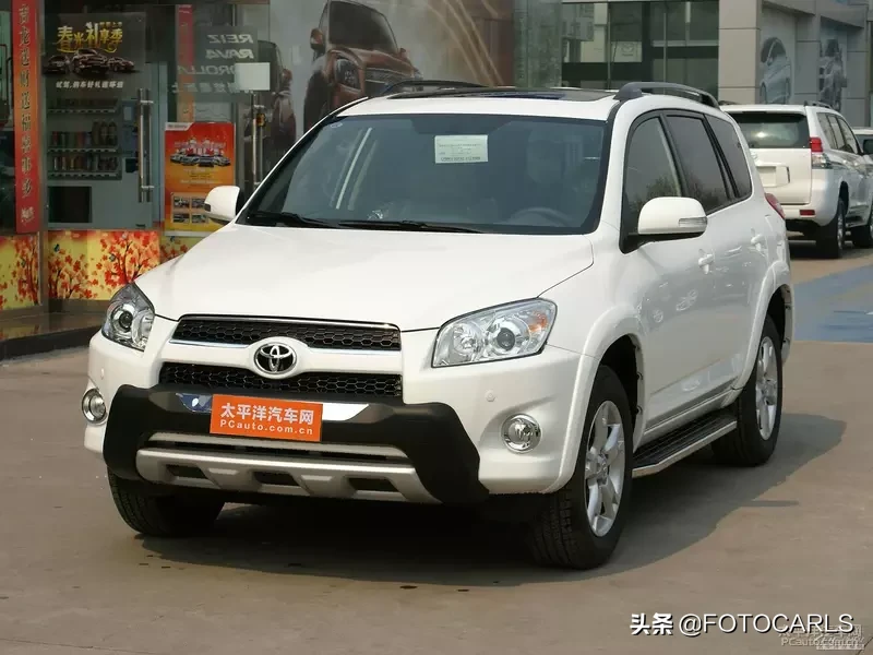 实拍第四代丰田RAV4荣放，近七年改款，小书包不在你不买？