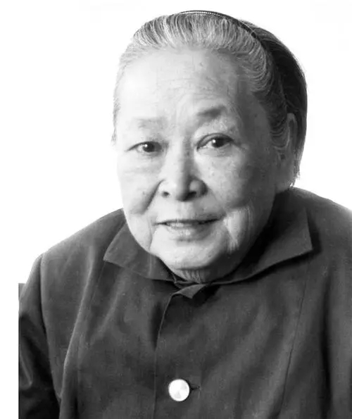 49年新中国成立后，十大元帅夫人担任什么职务，1955年有几人授衔