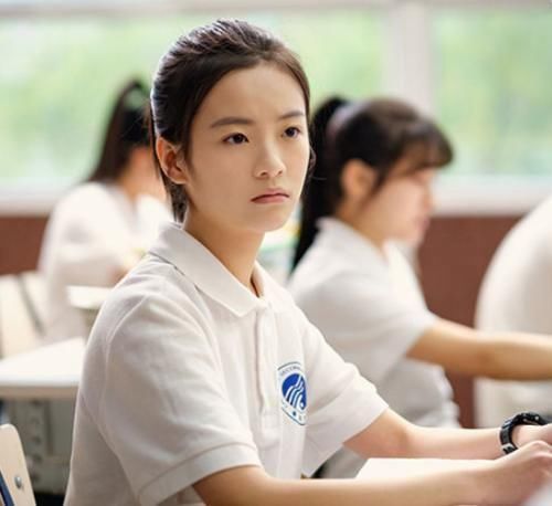 又一起高中生弑母案：全职陪读妈妈为啥吃力不讨好